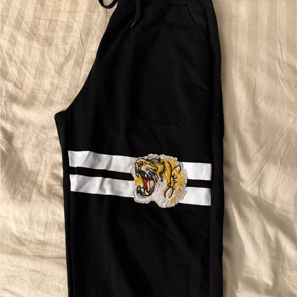 Gucci Black Jogger Sweatpants w/ Tiger Patch – Size Large